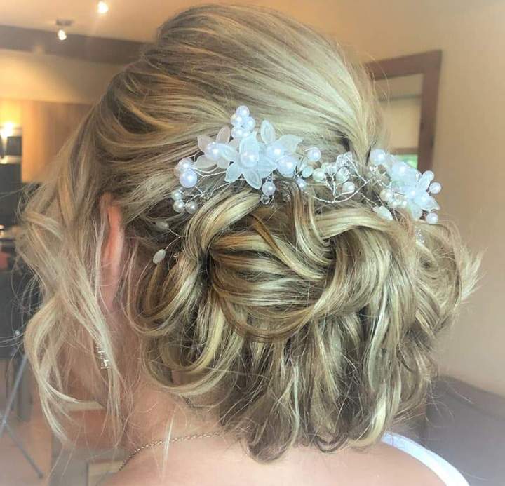 Chignon bas bouclé Montréal